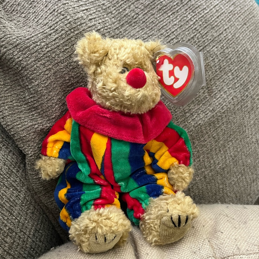 Piccadilly Beannie Baby from the Attic Treasure Collection. Perfect condition.
